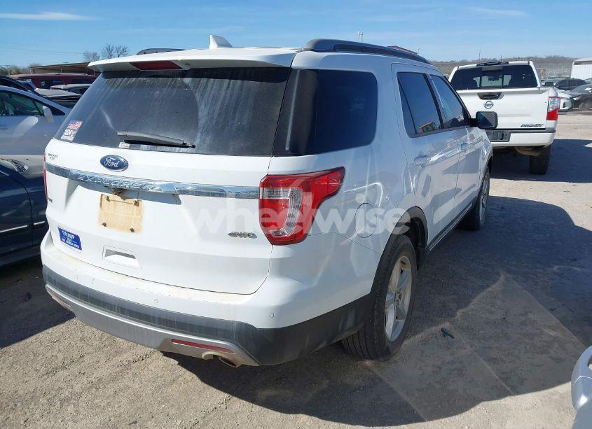 Photo 4 of 2017 Ford Explorer XLT (VIN 1FM5K8D82HGD14455)