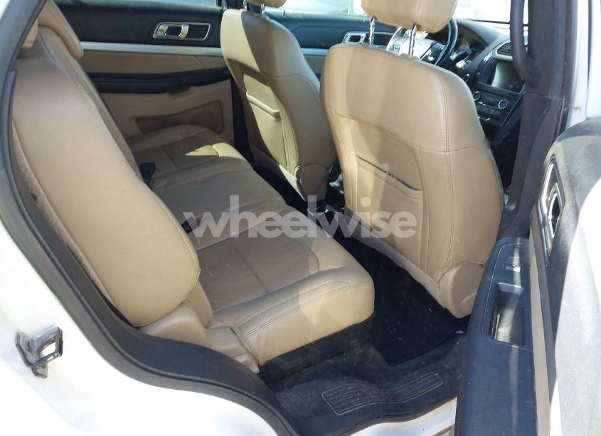 Photo 8 of 2017 Ford Explorer XLT (VIN 1FM5K8D82HGD14455)