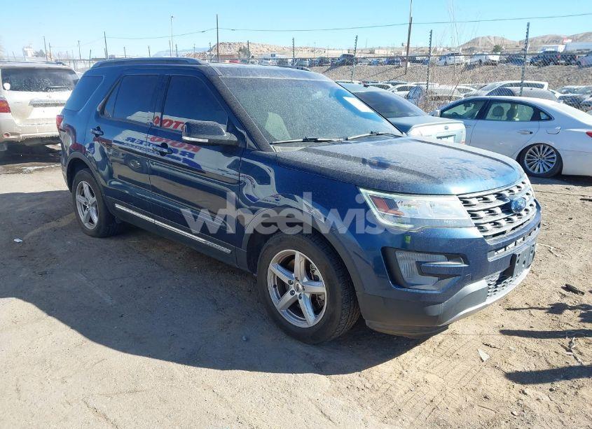2017 Ford Explorer XLT (VIN 1FM5K8D82HGD44541) main photo