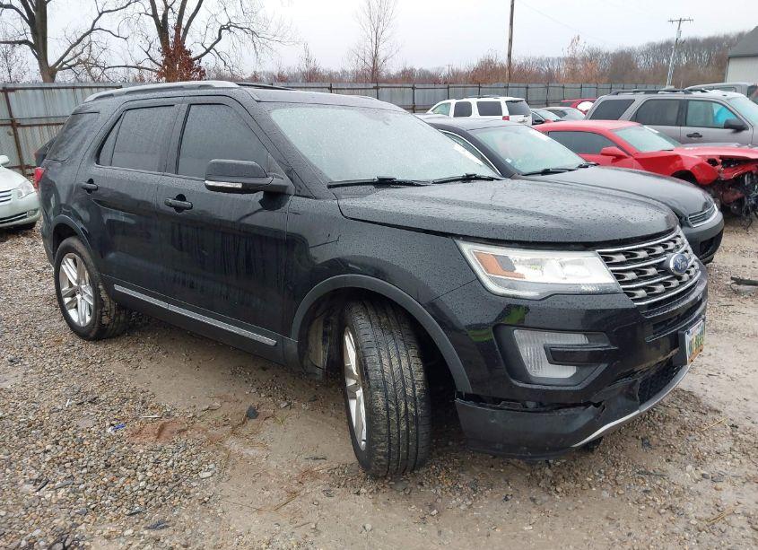 2017 Ford Explorer XLT (VIN 1FM5K8D82HGD83064) main photo