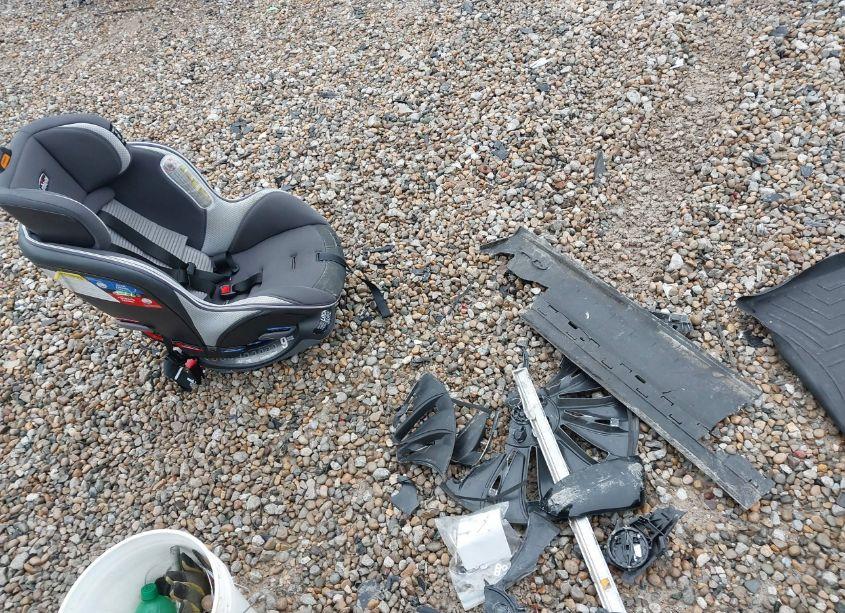 Photo 12 of 2017 Ford Explorer XLT (VIN 1FM5K8D82HGD83064)