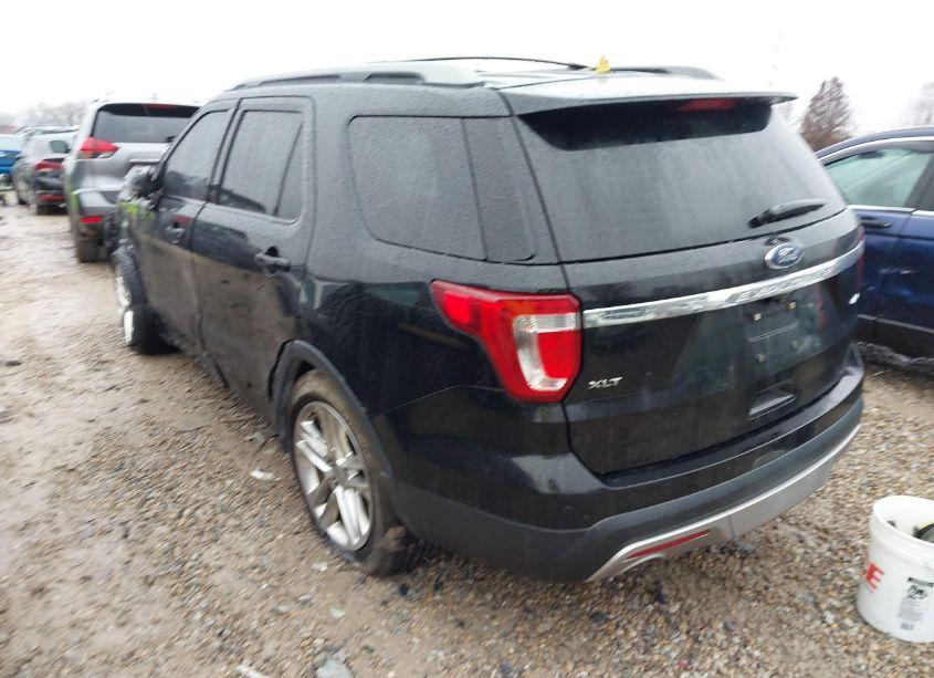 Photo 3 of 2017 Ford Explorer XLT (VIN 1FM5K8D82HGD83064)
