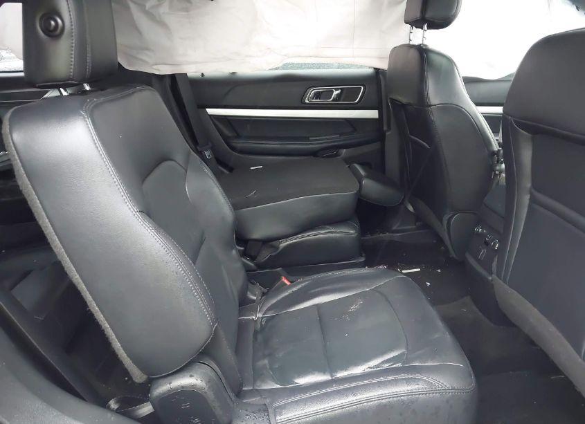 Photo 8 of 2017 Ford Explorer XLT (VIN 1FM5K8D82HGD83064)