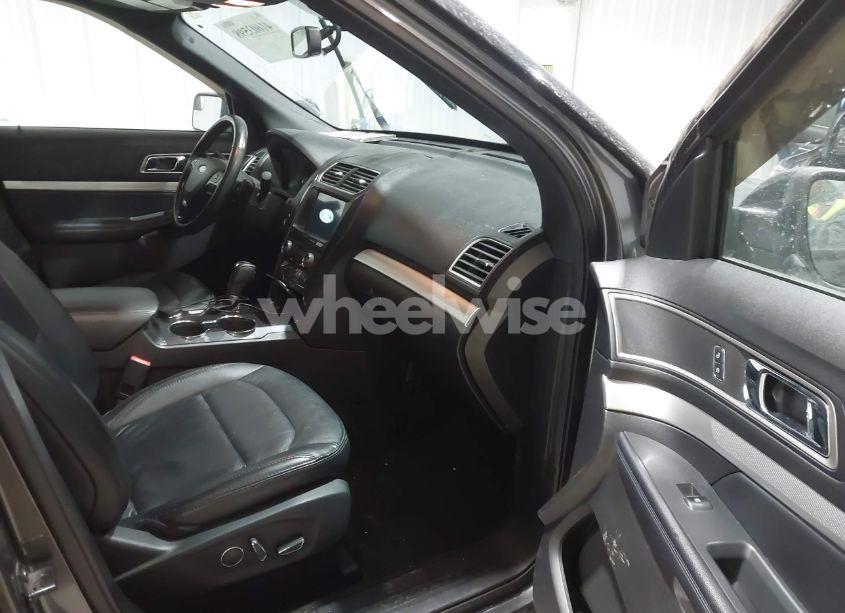 Photo 5 of 2017 Ford Explorer XLT (VIN 1FM5K8D82HGD99443)