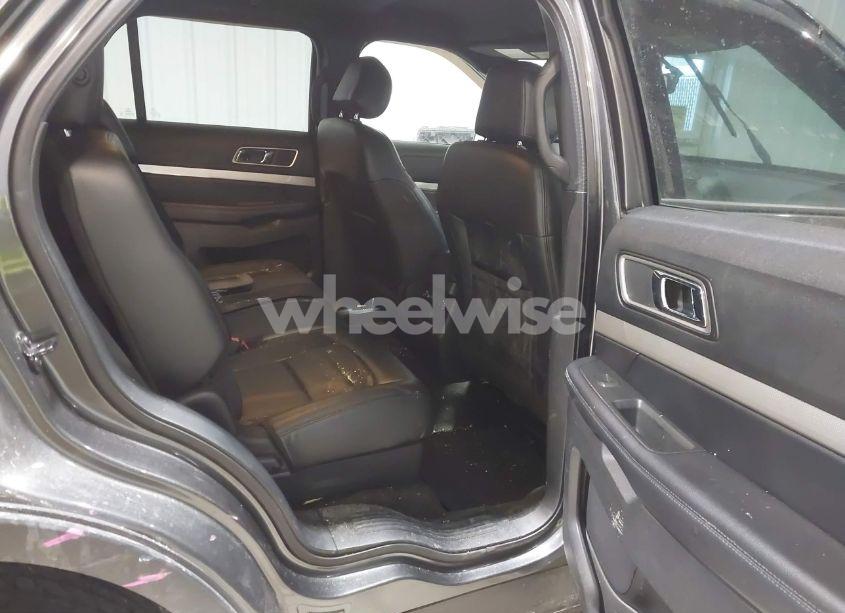 Photo 8 of 2017 Ford Explorer XLT (VIN 1FM5K8D82HGD99443)