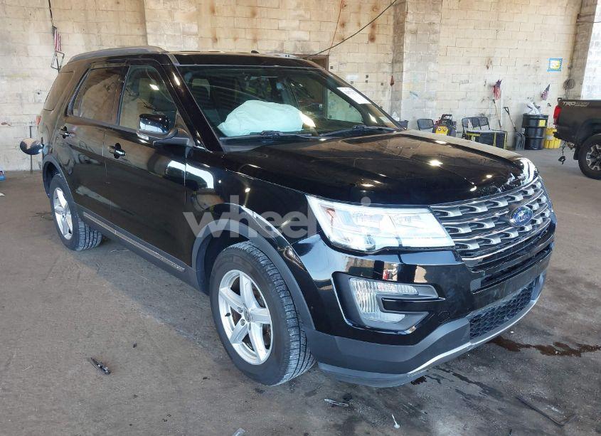 2017 Ford Explorer XLT (VIN 1FM5K8D82HGE17391) main photo