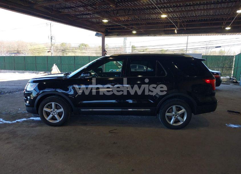 Photo 14 of 2017 Ford Explorer XLT (VIN 1FM5K8D82HGE17391)