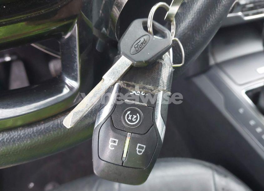 Photo 11 of 2017 Ford Explorer XLT (VIN 1FM5K8D82HGE31579)