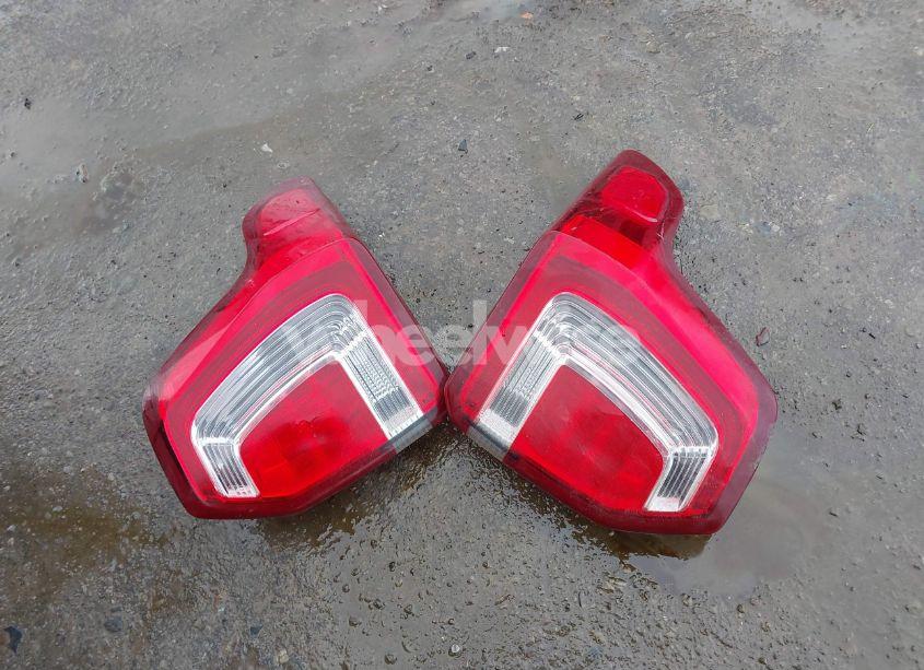 Photo 12 of 2017 Ford Explorer XLT (VIN 1FM5K8D82HGE31579)