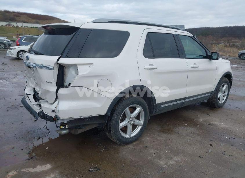 Photo 4 of 2017 Ford Explorer XLT (VIN 1FM5K8D82HGE31579)