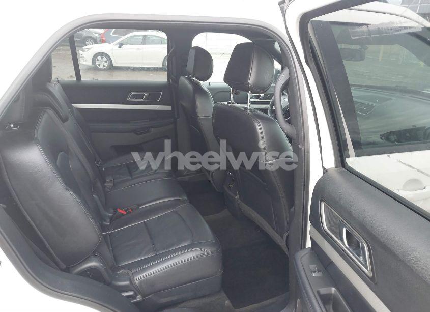 Photo 8 of 2017 Ford Explorer XLT (VIN 1FM5K8D82HGE31579)