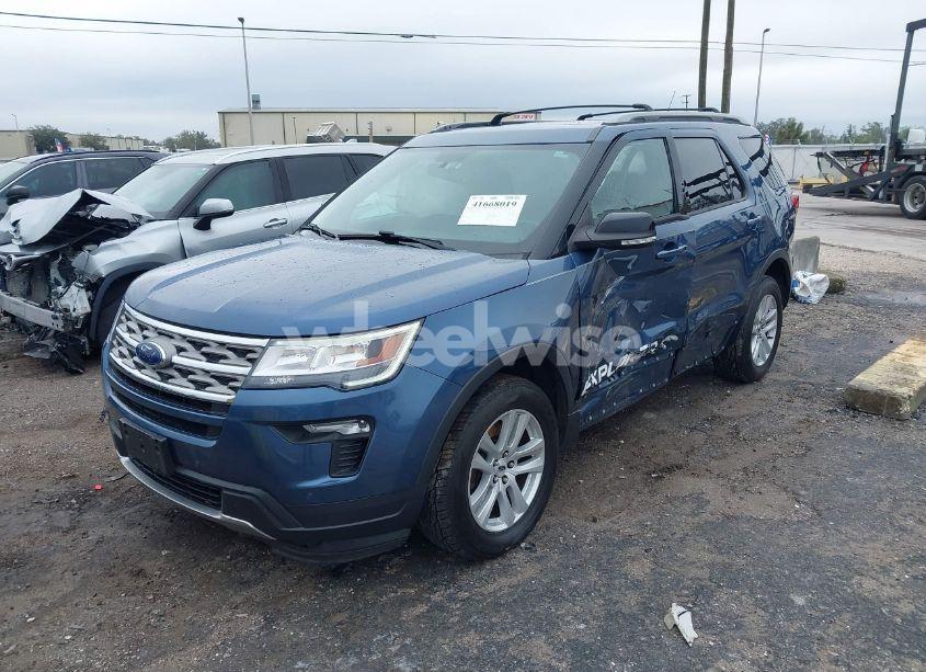 Photo 2 of 2018 Ford Explorer XLT (VIN 1FM5K8D82JGA01444)