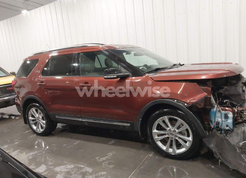 Photo 14 of 2018 Ford Explorer XLT (VIN 1FM5K8D82JGA31642)