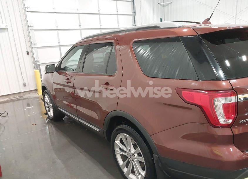 Photo 15 of 2018 Ford Explorer XLT (VIN 1FM5K8D82JGA31642)