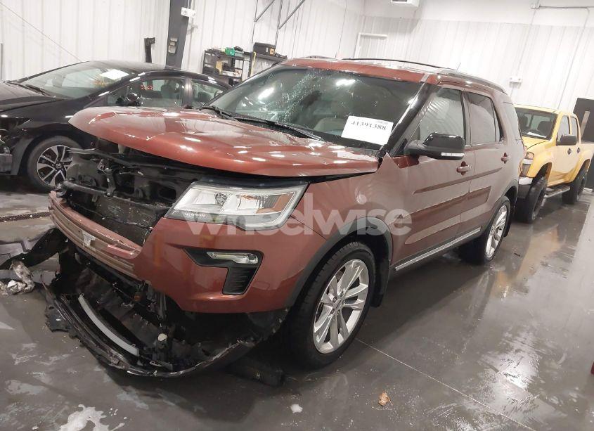 Photo 2 of 2018 Ford Explorer XLT (VIN 1FM5K8D82JGA31642)