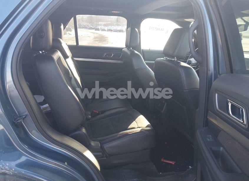 Photo 8 of 2018 Ford Explorer XLT (VIN 1FM5K8D82JGA75477)