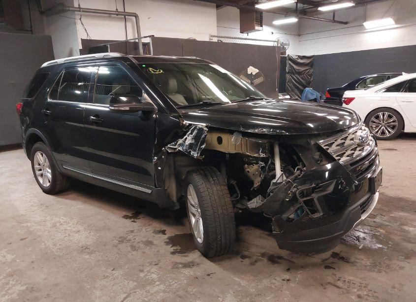 2018 Ford Explorer XLT (VIN 1FM5K8D82JGB02127) main photo