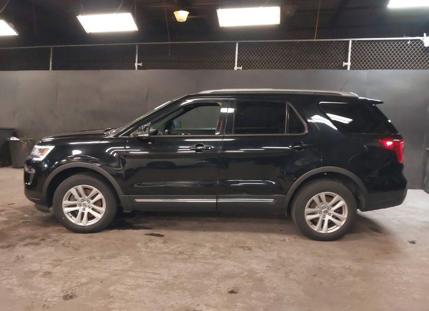 Photo 15 of 2018 Ford Explorer XLT (VIN 1FM5K8D82JGB02127)