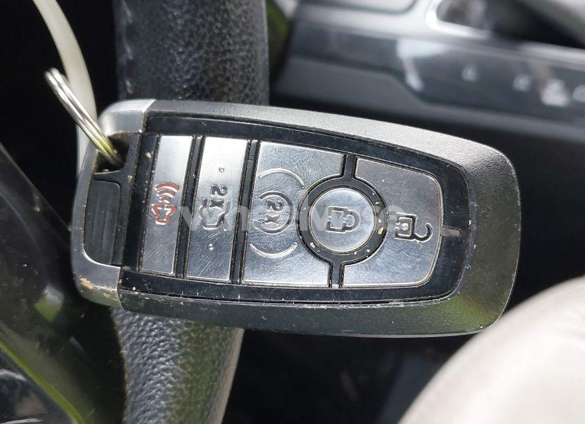 Photo 11 of 2018 Ford Explorer XLT (VIN 1FM5K8D82JGB40991)