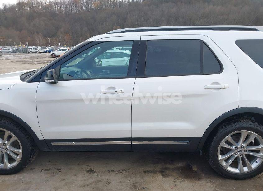 Photo 14 of 2018 Ford Explorer XLT (VIN 1FM5K8D82JGB40991)