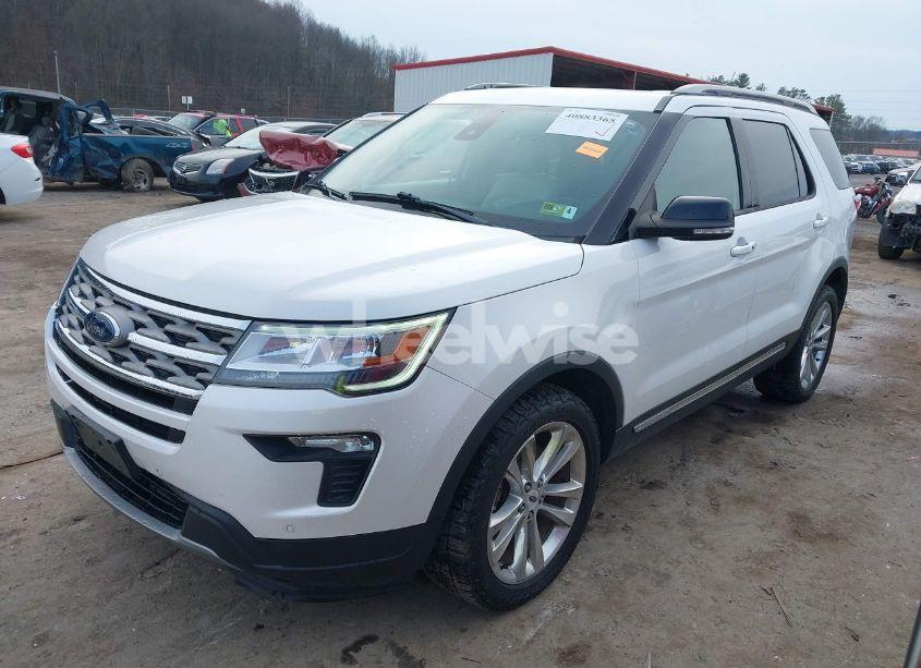 Photo 2 of 2018 Ford Explorer XLT (VIN 1FM5K8D82JGB40991)