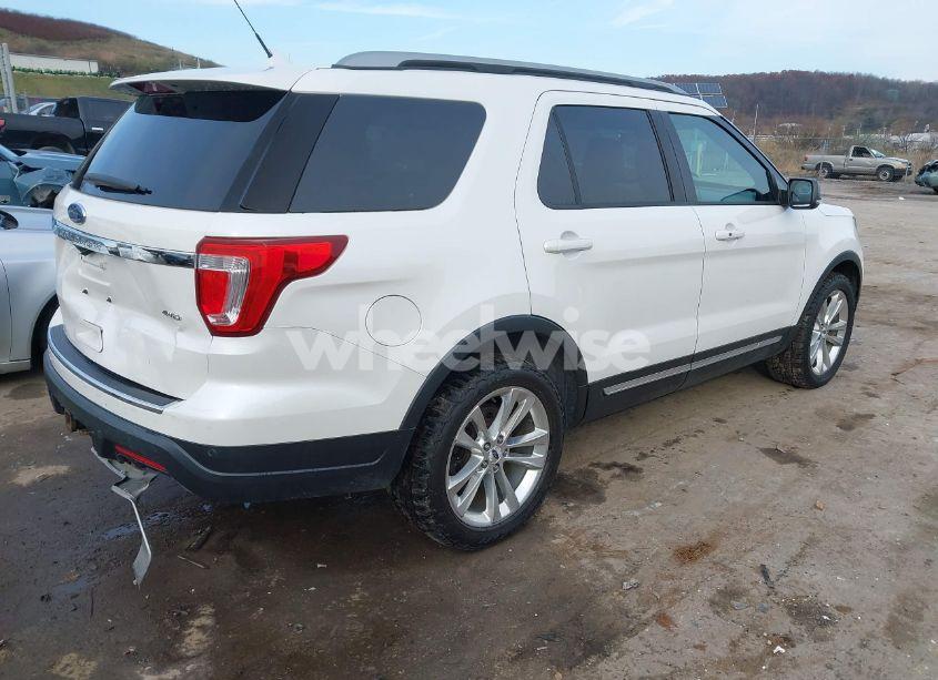 Photo 4 of 2018 Ford Explorer XLT (VIN 1FM5K8D82JGB40991)