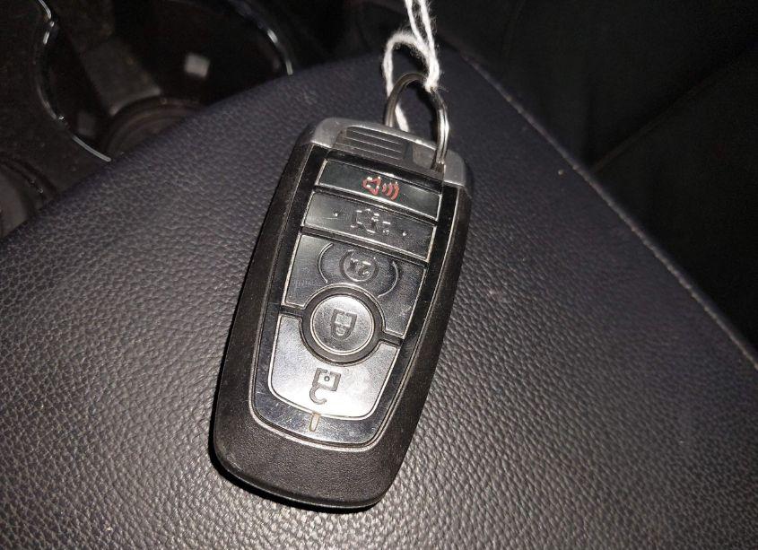 Photo 11 of 2018 Ford Explorer XLT (VIN 1FM5K8D82JGC13289)