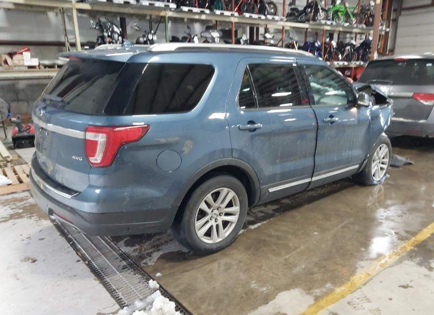 Photo 4 of 2018 Ford Explorer XLT (VIN 1FM5K8D82JGC13289)