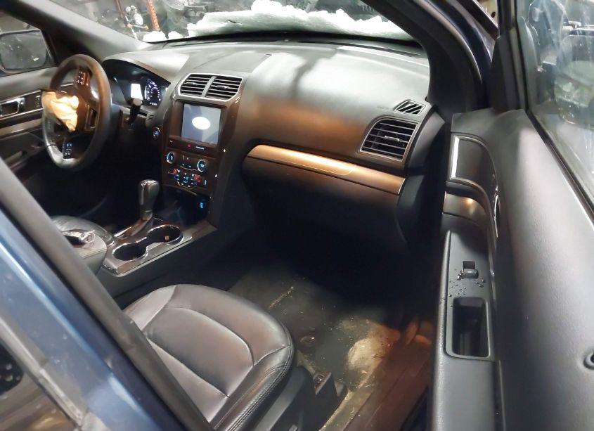 Photo 5 of 2018 Ford Explorer XLT (VIN 1FM5K8D82JGC13289)