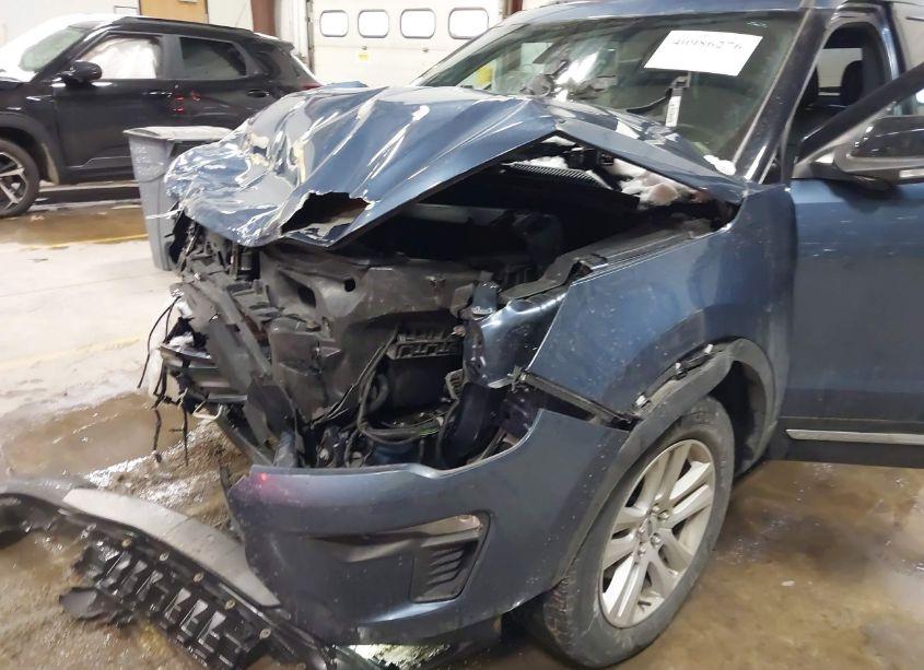 Photo 6 of 2018 Ford Explorer XLT (VIN 1FM5K8D82JGC13289)