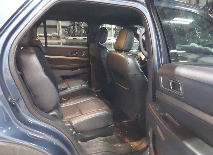 Photo 8 of 2018 Ford Explorer XLT (VIN 1FM5K8D82JGC13289)