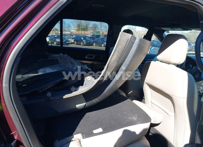 Photo 8 of 2018 Ford Explorer XLT (VIN 1FM5K8D82JGC21814)