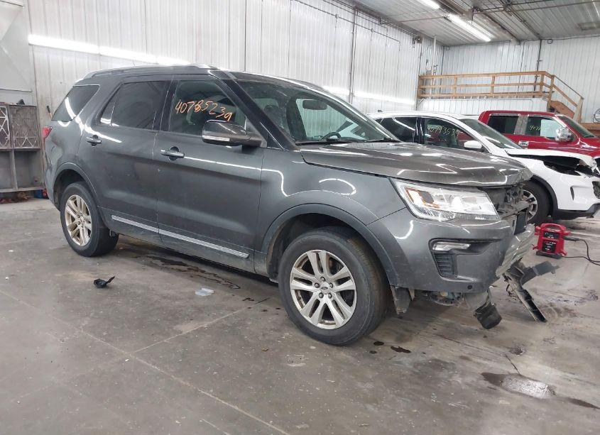 2018 Ford Explorer XLT (VIN 1FM5K8D82JGC71919) main photo