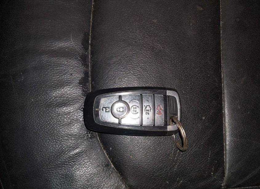 Photo 11 of 2018 Ford Explorer XLT (VIN 1FM5K8D82JGC71919)