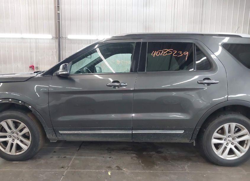 Photo 15 of 2018 Ford Explorer XLT (VIN 1FM5K8D82JGC71919)