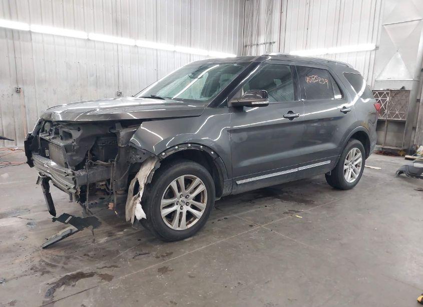 Photo 2 of 2018 Ford Explorer XLT (VIN 1FM5K8D82JGC71919)