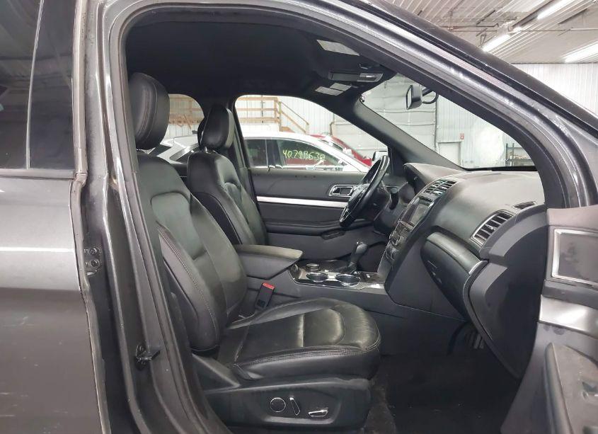 Photo 5 of 2018 Ford Explorer XLT (VIN 1FM5K8D82JGC71919)