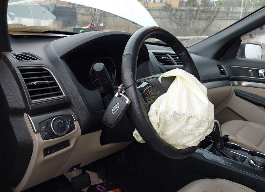 Photo 11 of 2019 Ford Explorer XLT (VIN 1FM5K8D82KGA06824)