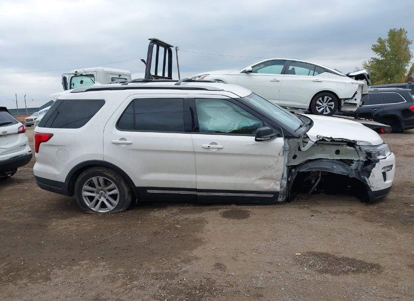Photo 13 of 2019 Ford Explorer XLT (VIN 1FM5K8D82KGA06824)