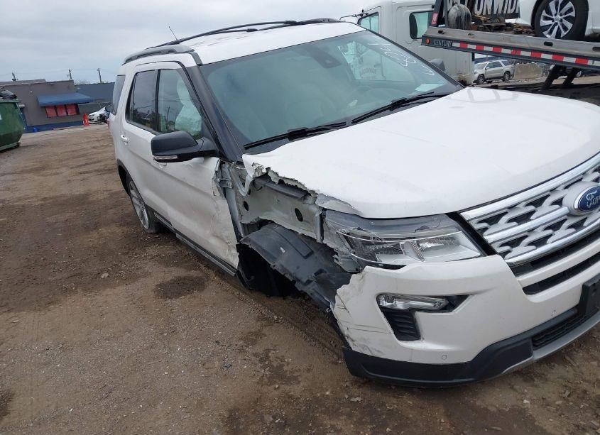 Photo 6 of 2019 Ford Explorer XLT (VIN 1FM5K8D82KGA06824)