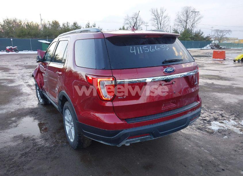 Photo 3 of 2019 Ford Explorer XLT (VIN 1FM5K8D82KGA38866)