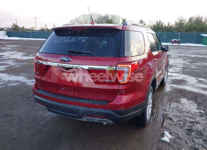 Photo 4 of 2019 Ford Explorer XLT (VIN 1FM5K8D82KGA38866)
