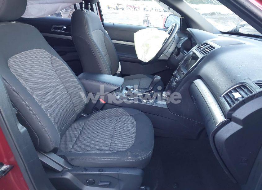 Photo 5 of 2019 Ford Explorer XLT (VIN 1FM5K8D82KGA38866)