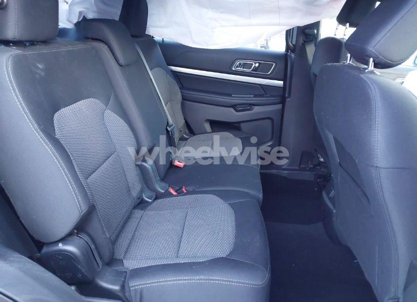 Photo 8 of 2019 Ford Explorer XLT (VIN 1FM5K8D82KGA38866)