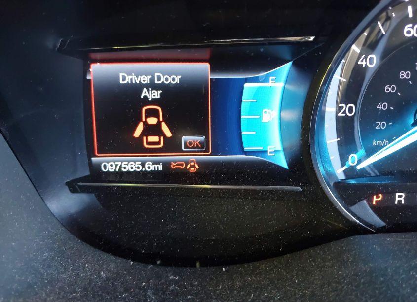 Photo 15 of 2019 Ford Explorer XLT (VIN 1FM5K8D82KGB03537)