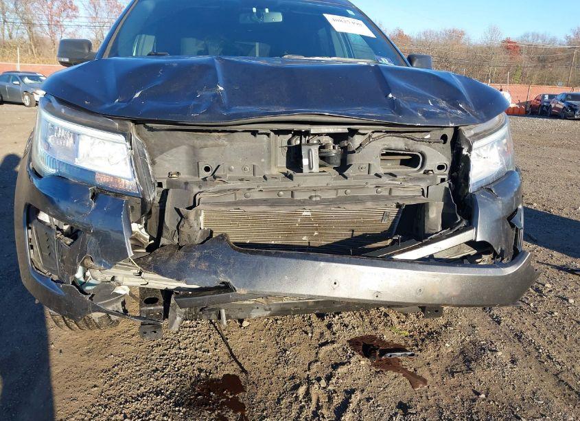 Photo 6 of 2019 Ford Explorer XLT (VIN 1FM5K8D82KGB03537)