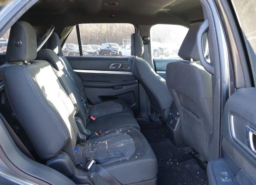 Photo 8 of 2019 Ford Explorer XLT (VIN 1FM5K8D82KGB03537)