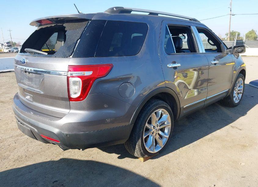 Photo 4 of 2013 Ford Explorer XLT (VIN 1FM5K8D83DGA08083)