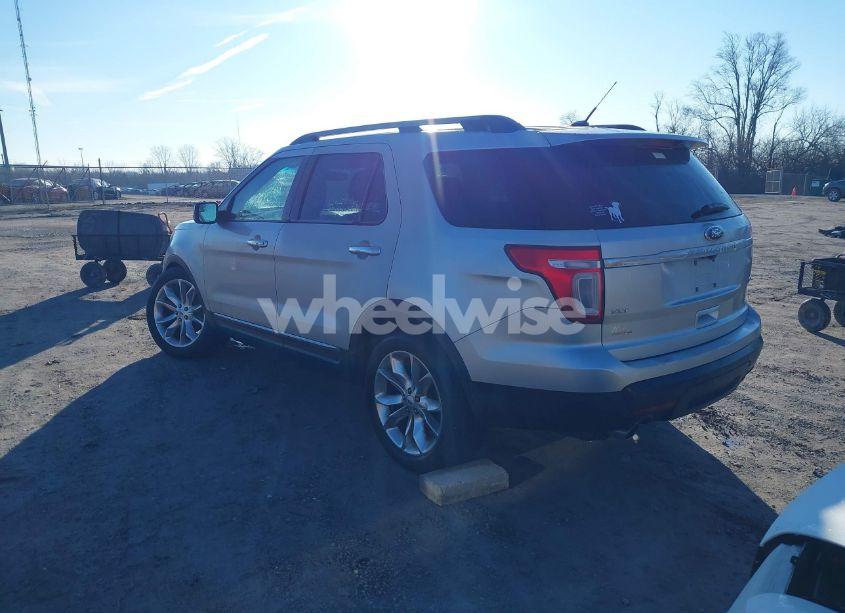 Photo 3 of 2013 Ford Explorer XLT (VIN 1FM5K8D83DGA17026)