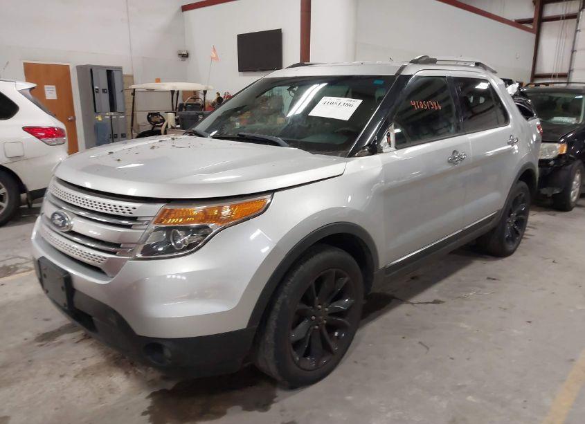 Photo 2 of 2013 Ford Explorer XLT (VIN 1FM5K8D83DGB16669)
